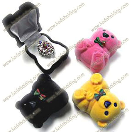 Small Boxes for ring, the velvet box